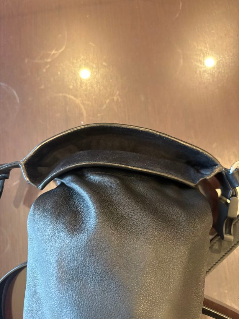 LOEWE レザーショルダーバッグ