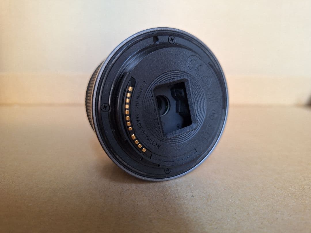 Canon RF-S 18-45mm is stm レンズ