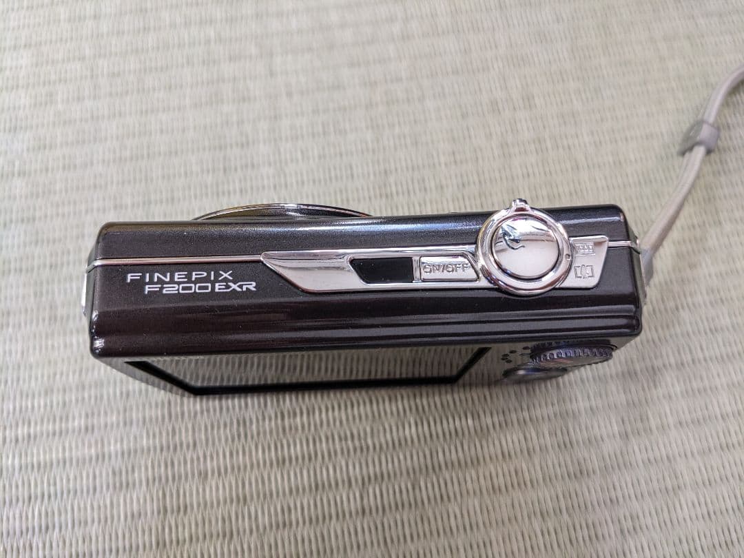 富士フイルム FinePix F200EXR