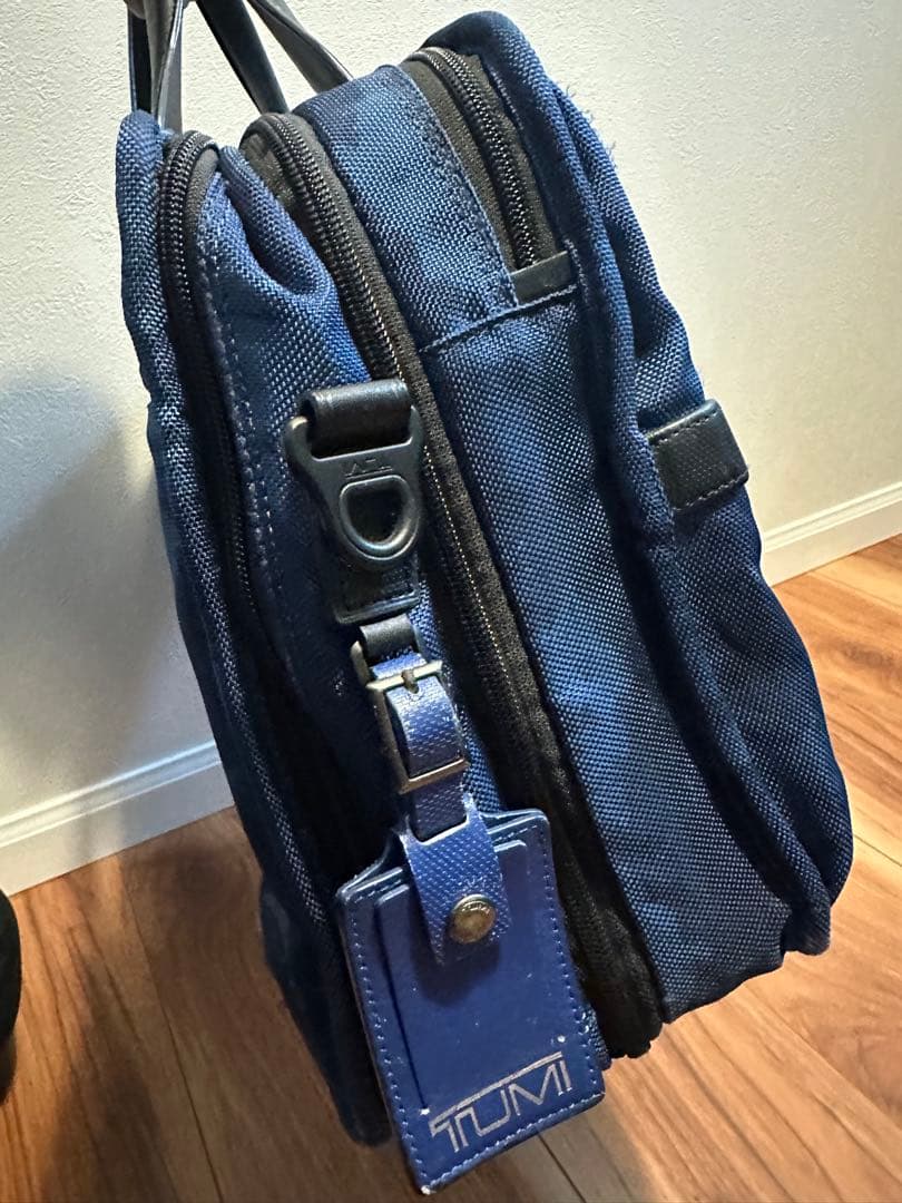 Tumi 26141 エキスパンダブル　ネイビーレストレーション ブリーフバック