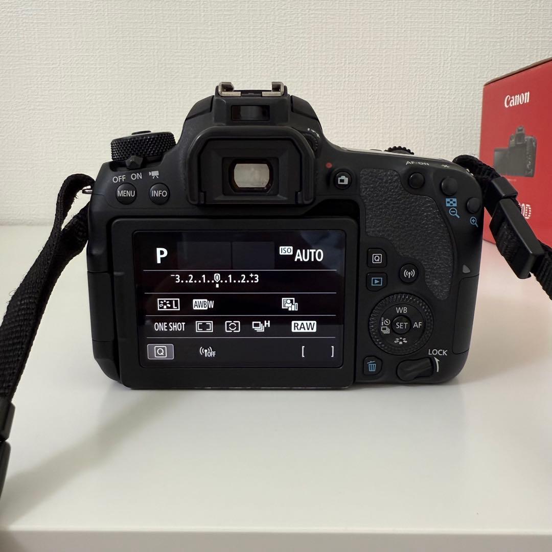 Canon EOS9000D EF-S18-135 IS USM キット