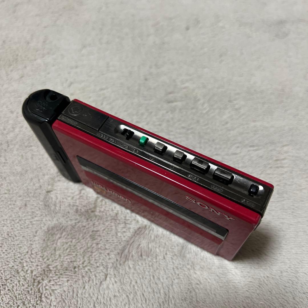 ウォークマン赤　SONY WALKMAN DBB オートリバース　【ジャンク品】