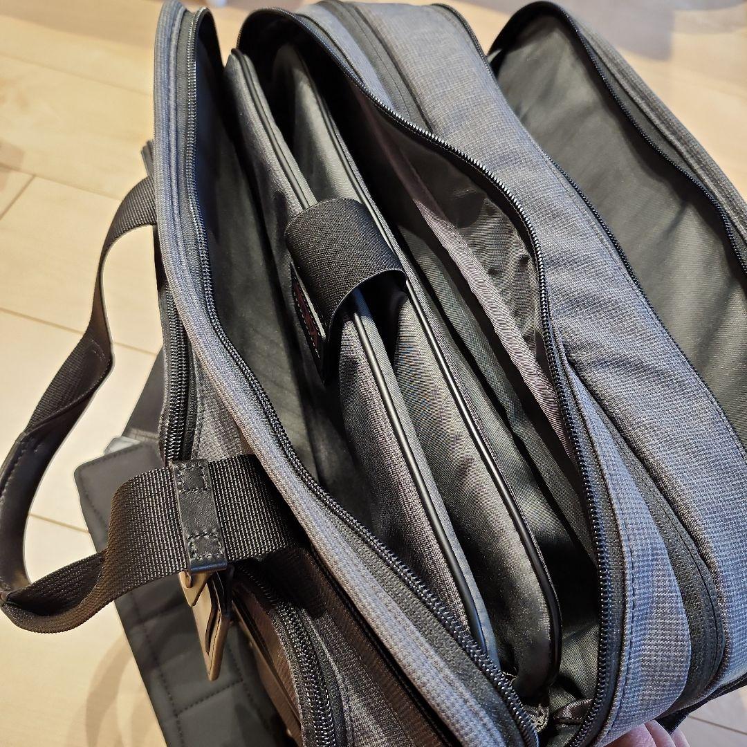 TUMI ビジネスバッグ グレー