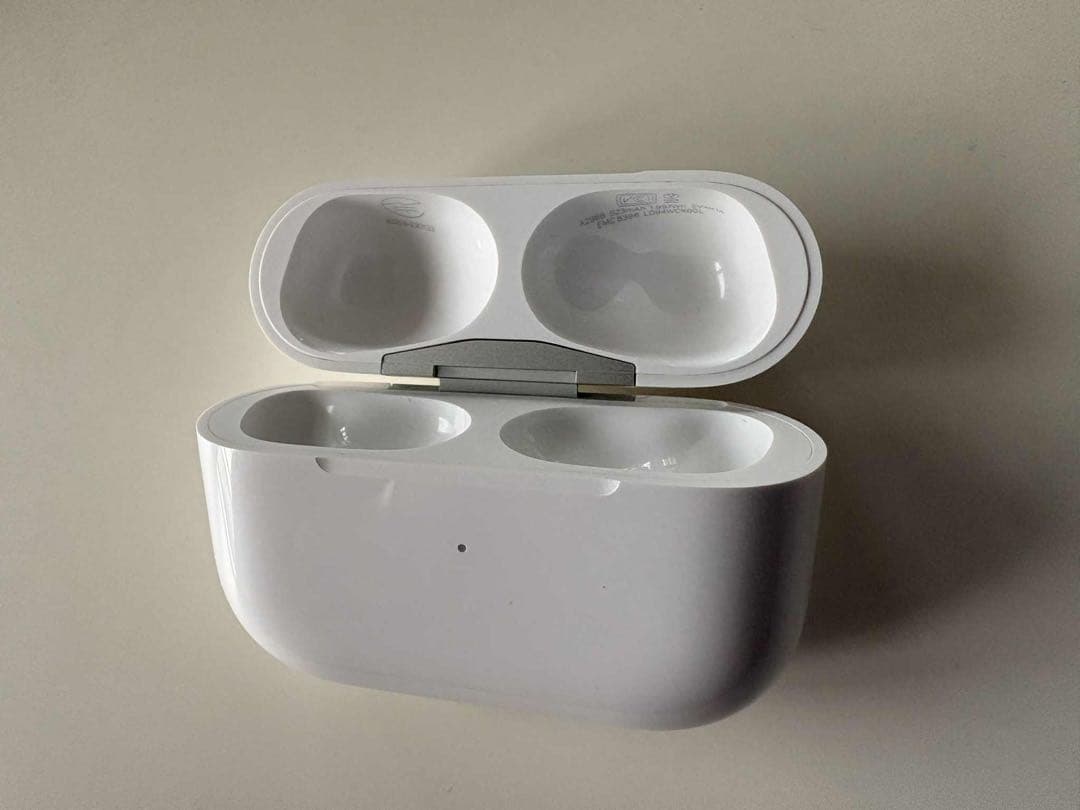 ゆきユキ様AirPods Pro 2 両イヤホン　MagSafeケース