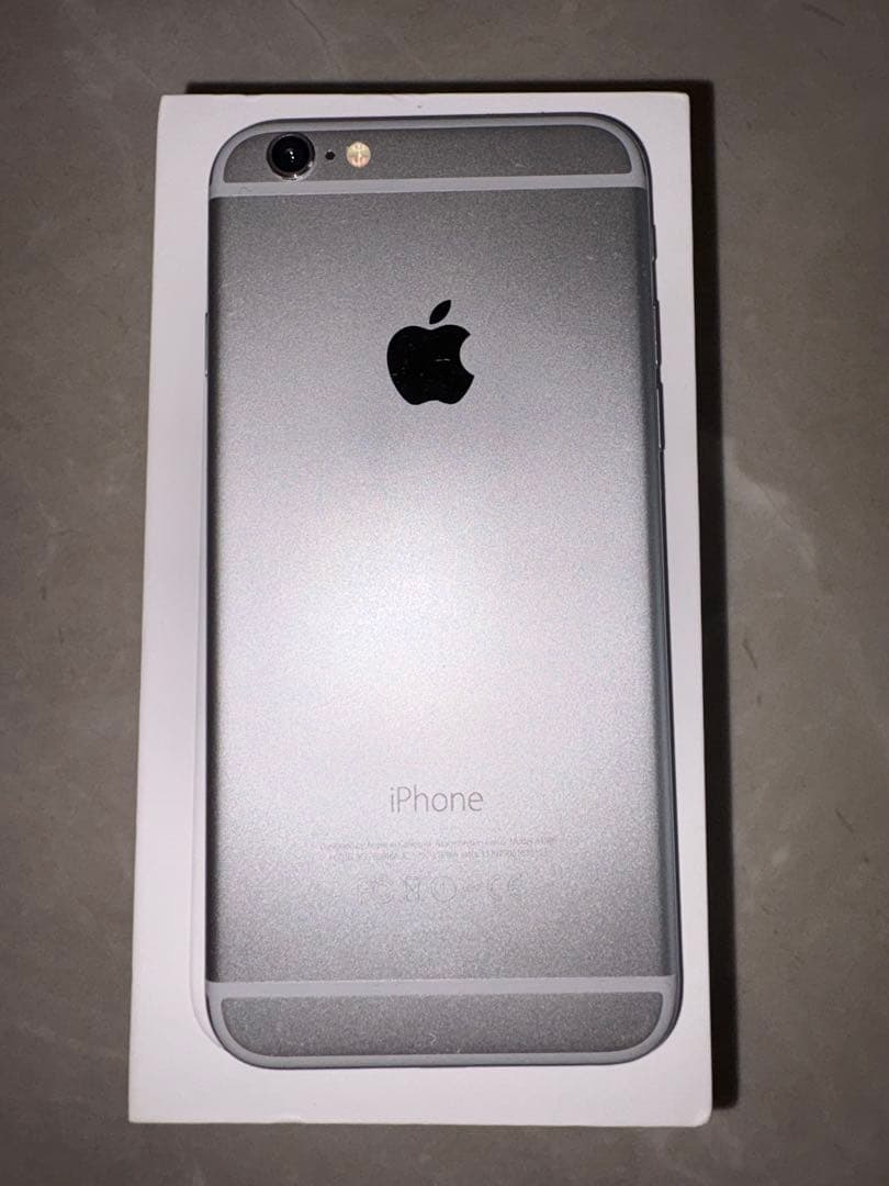 エ*狼様 iPhone６　ドコモ　docomo 64GB バッテリー100%