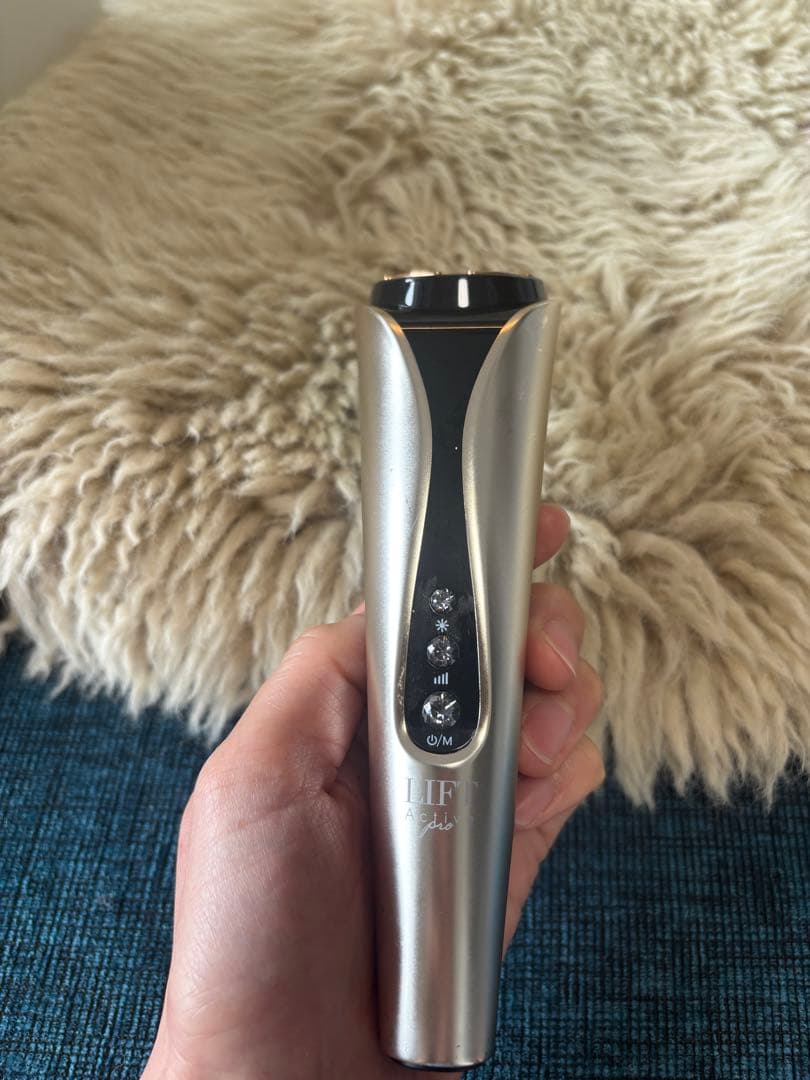 クララ　美顔器　CLALA LIFT active