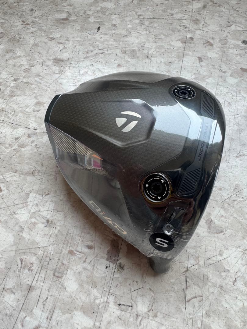 【新品】テーラーメイド Qi4D 10.5° ドライバーヘッド ヘッドカバー