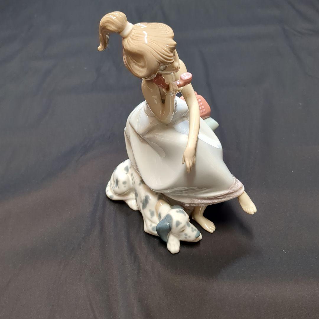 リヤドロ　大事な電話　置物