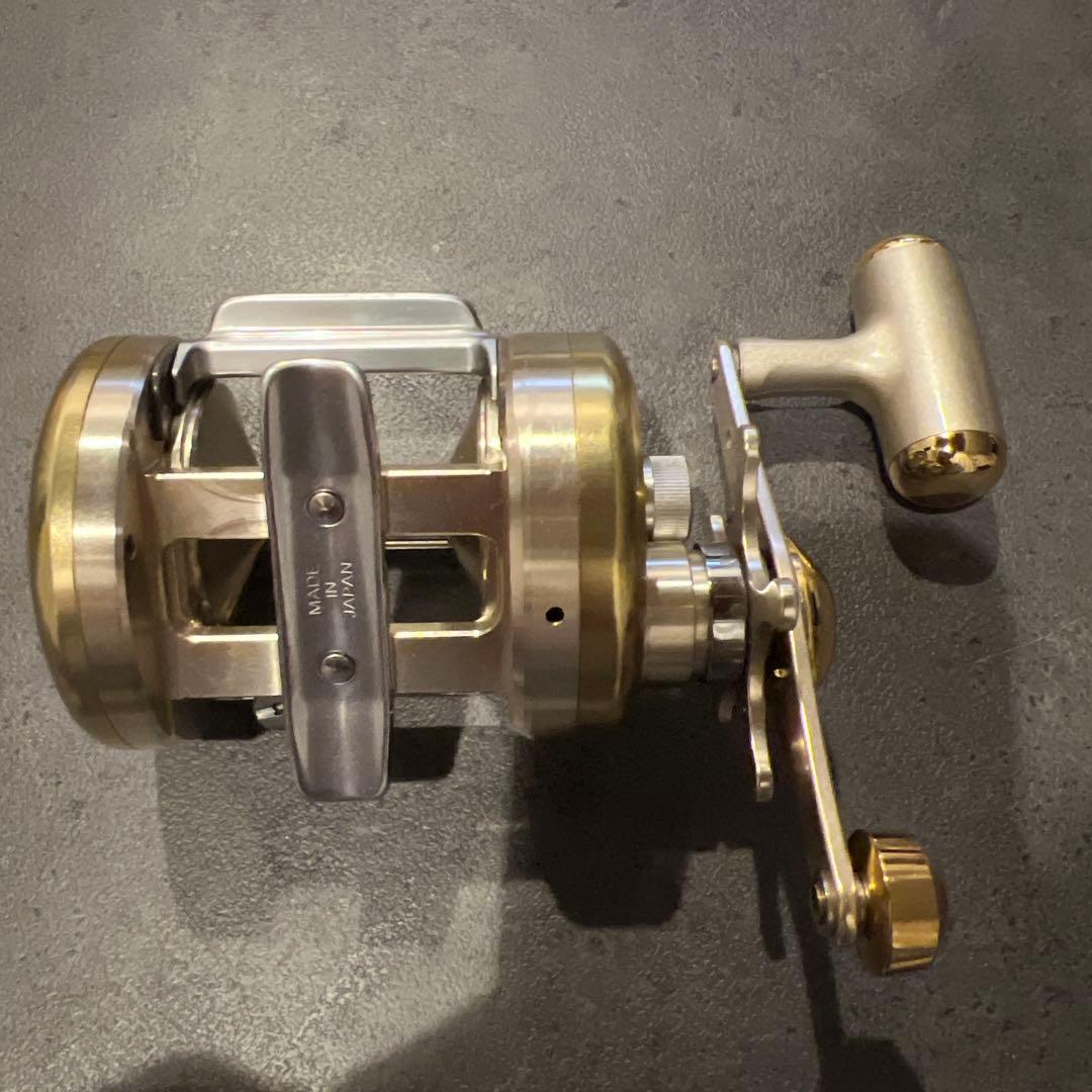 白*様 希少　ダイワ ミリオネア CV-Z 300F ベイトリール