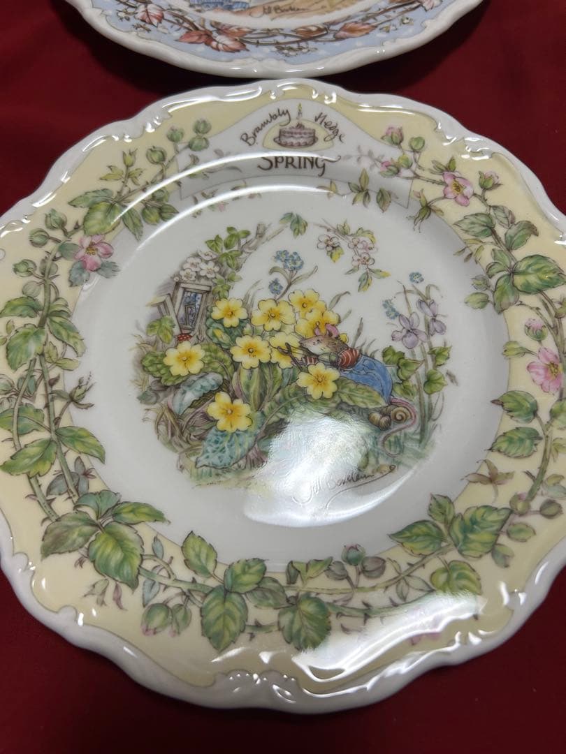 aqua　ロイヤルドルトンブランブリーヘッジ　プレート 4枚 四季 花瓶