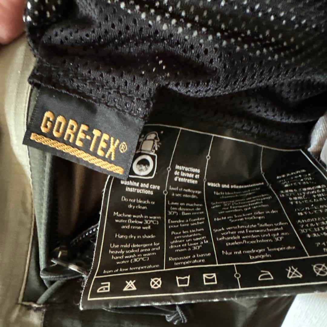 バートン　スノボジャケット　TRI-LITE AK S GORE-TEX