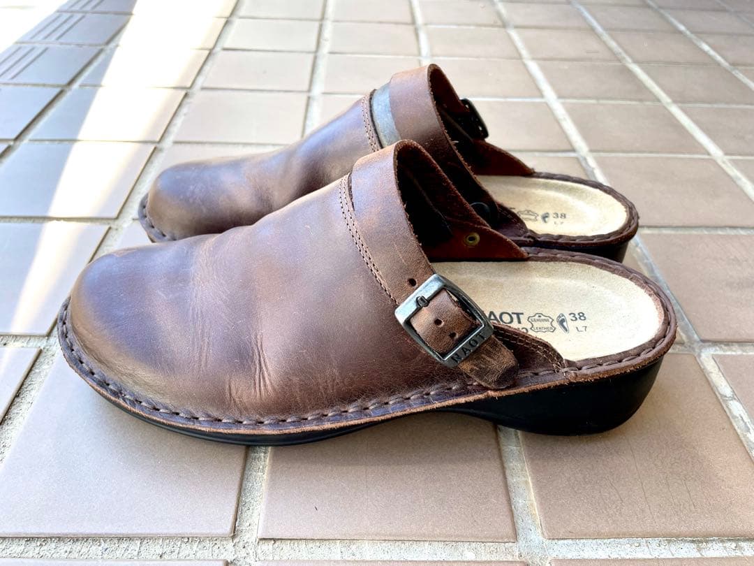 NAOT アイリス・ブラウン サボ・サイズ38