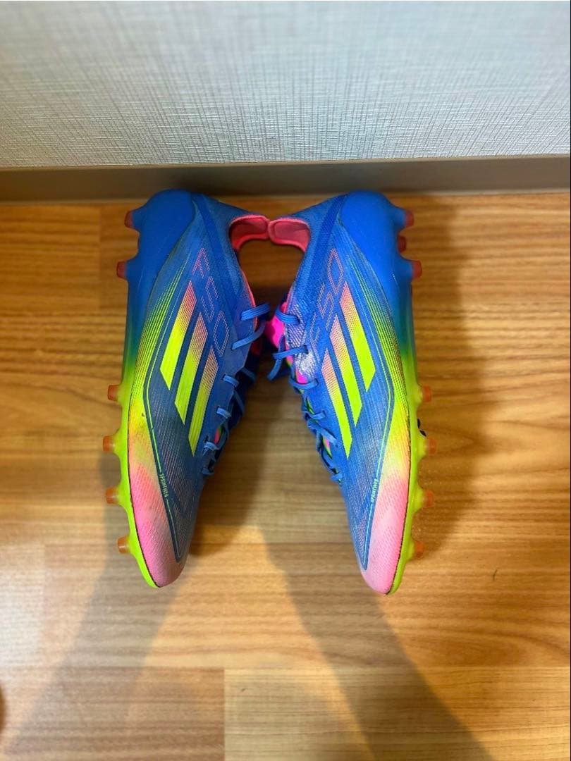 シューズ F50