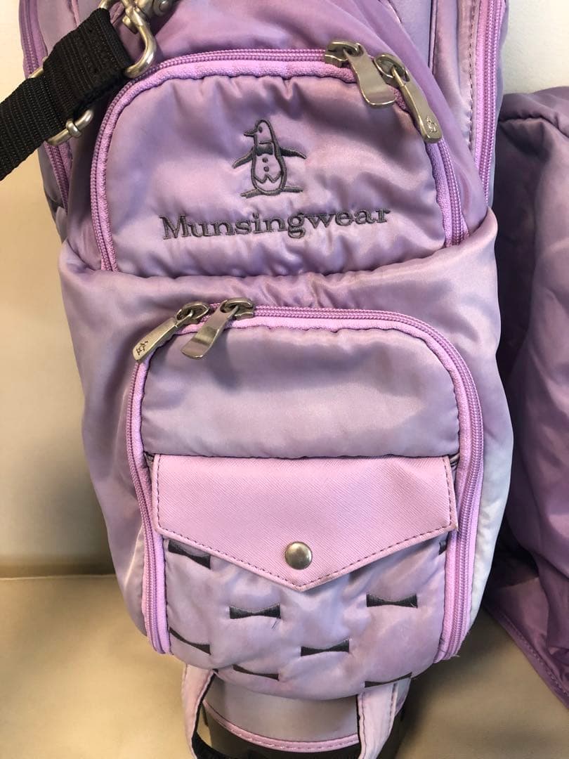 【送料込み】希少モデル　マンシング　キャスター付きキャディバッグ　レディース