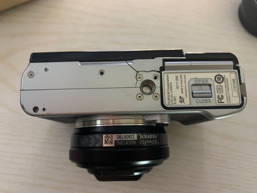 x-m1 fujifilmミラーレスカメラ　マクロ撮影可能（MCEX-16付き）