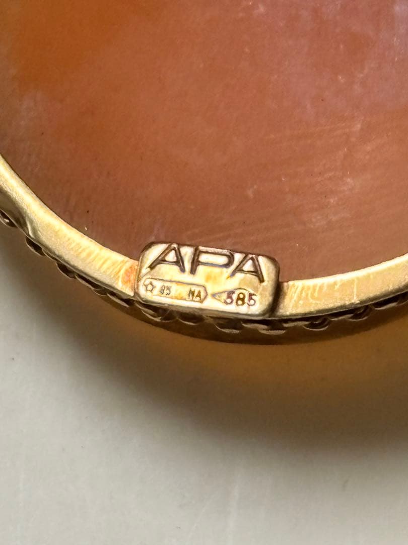 APA カメオ　ブローチ　9g