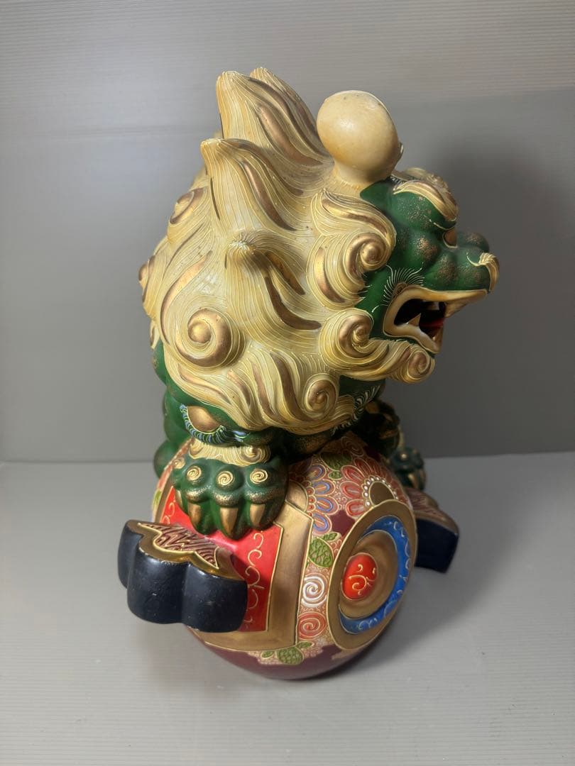 2153 九谷焼 玉乗り獅子 狛犬 置物 縁起物　緑彩