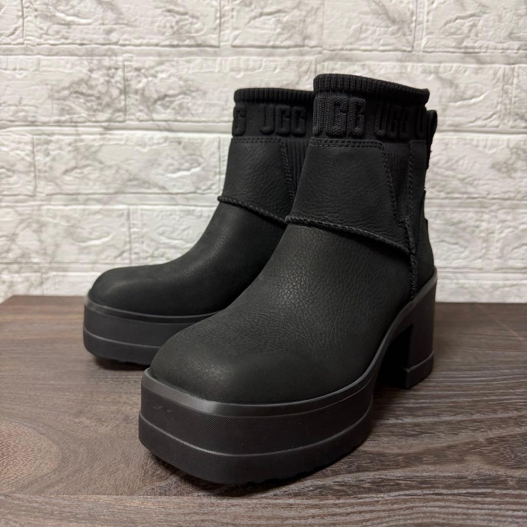 UGG W MOXY CHELSEA 　アグ モクシー チェルシー　厚底　ブーツ