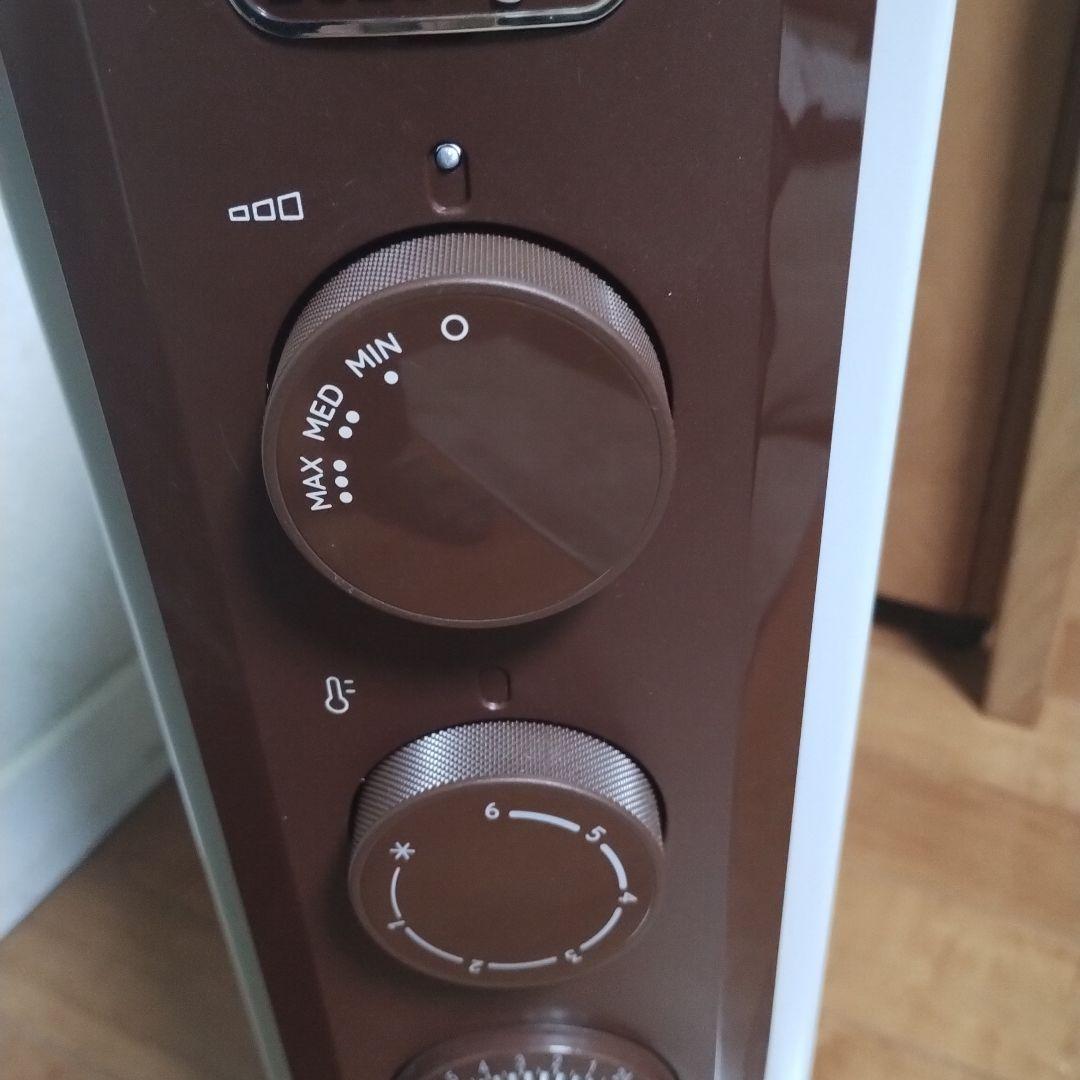 デロンギ ヴェルティカルド オイルヒーターRHJ21F1015-BR