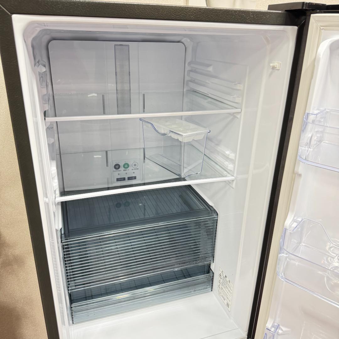 東京23区送料無料　超美品シャープ2022年製　2ドア310L　洗浄/除菌済み