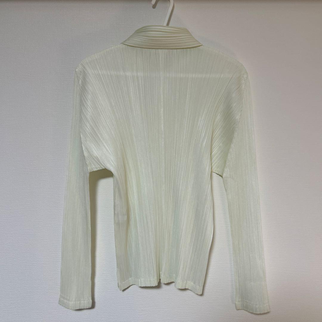 プリーツプリーズ　シャツトップス