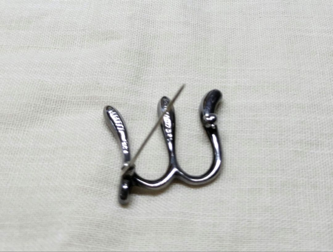 ティファニー　イニシャルブローチ　M ラージ925