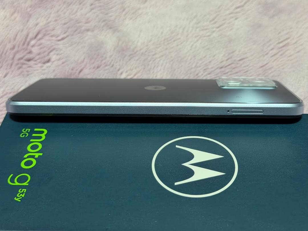 【美品】 motorola moto g 53y 5G シルバー SIMフリー