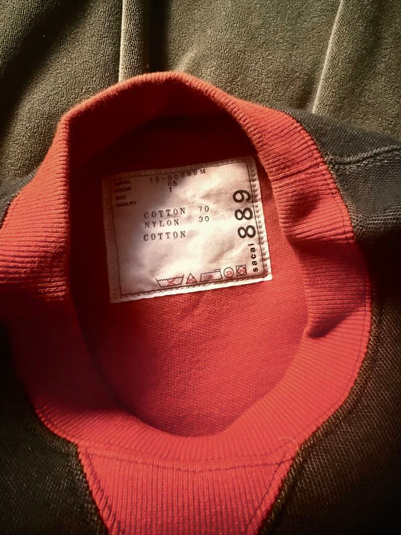 SACAI カーキオレンジ Vスウェット