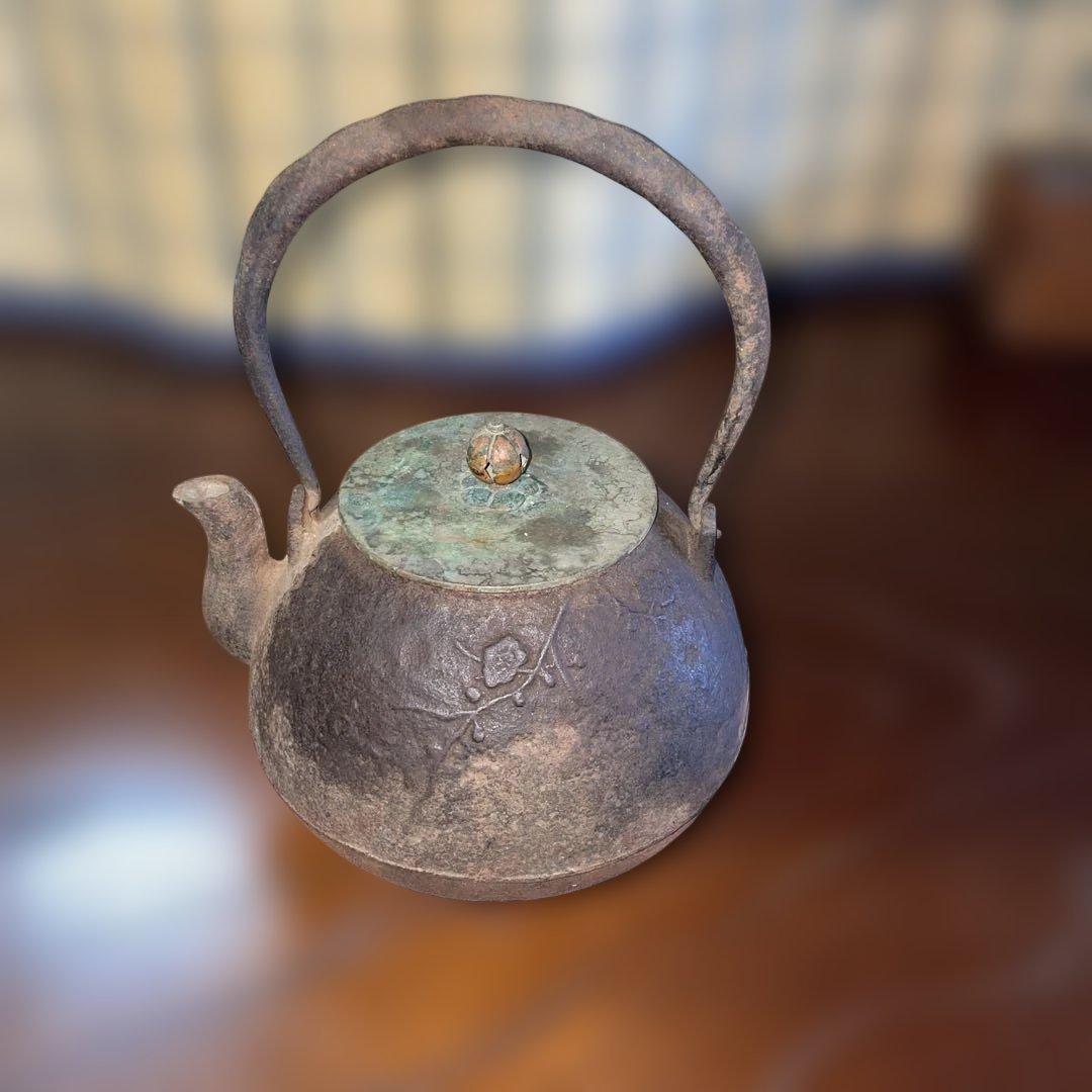 鋳鉄製 花と鳥の彫刻 鉄瓶