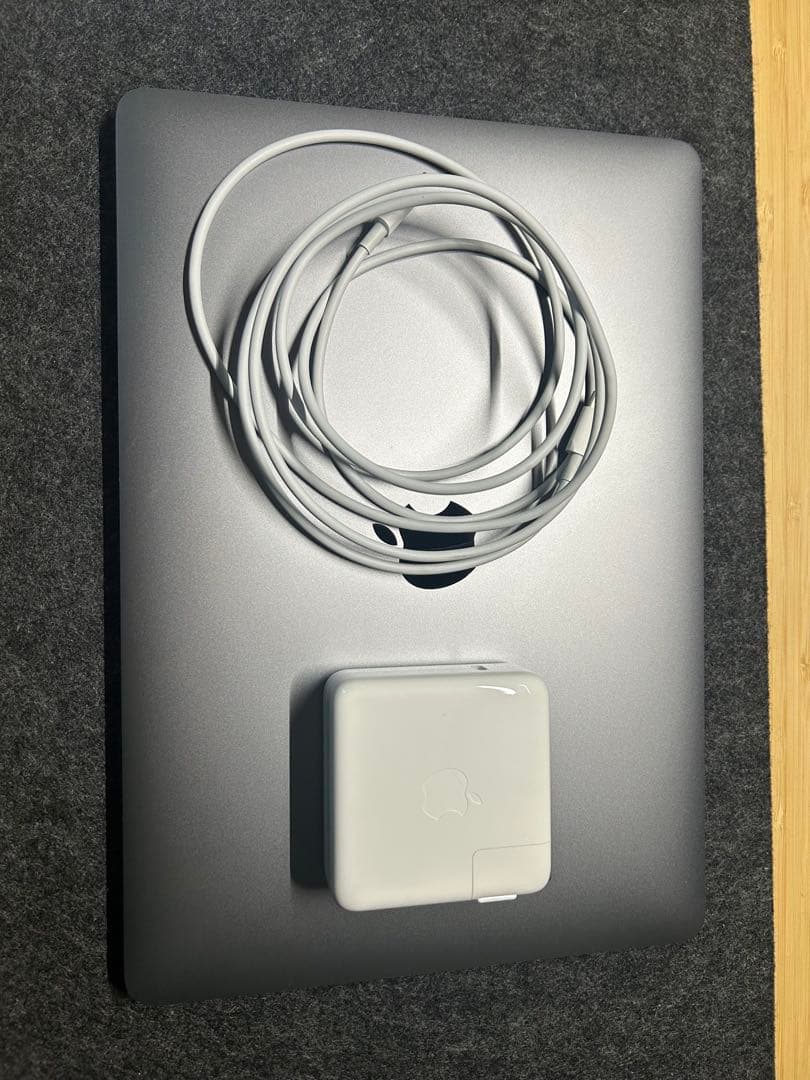 MacBook Pro 2023 M2 8GB 256GB 13インチ