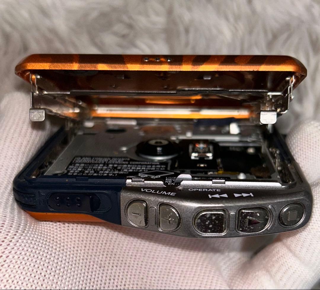 SONY MZ-E45 MDウォークマンプレーヤー 迷彩柄オレンジ