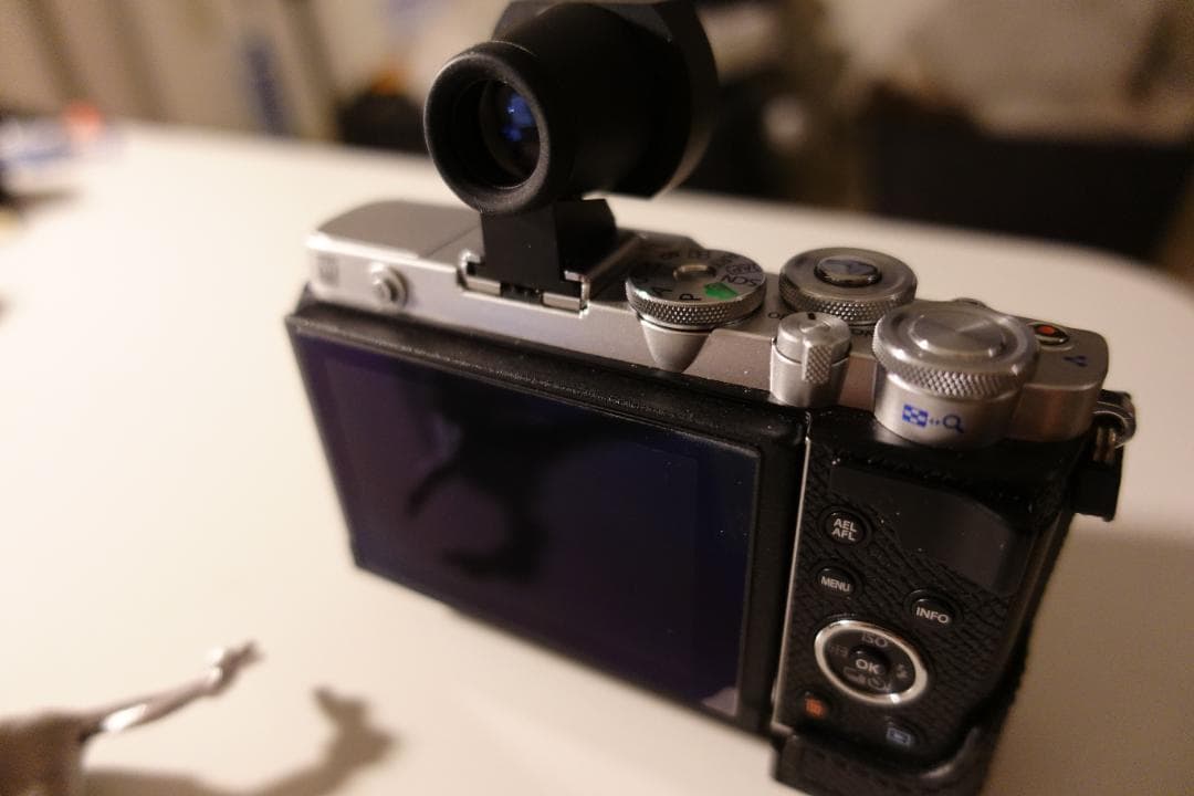 OLYMPUS E-P7、ttartisan 光学ファインダー、レザーケース