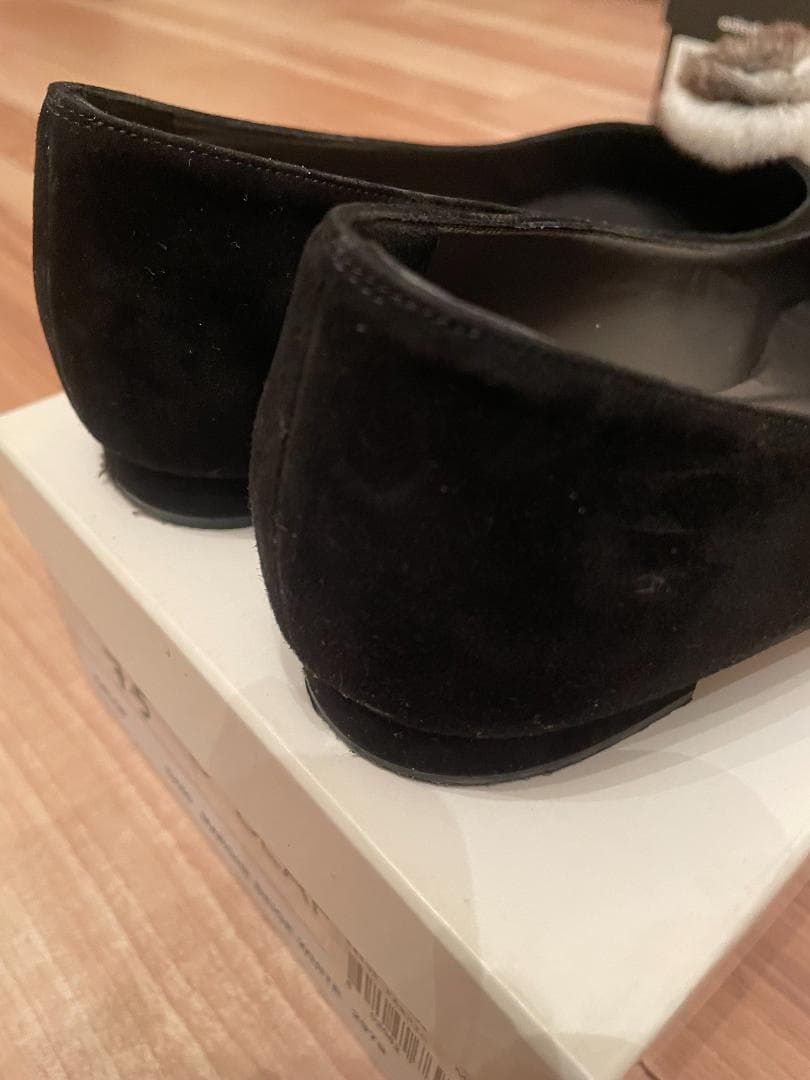 【美品】マノロ・ブラニク フラットパンプス (23.5cm相当)