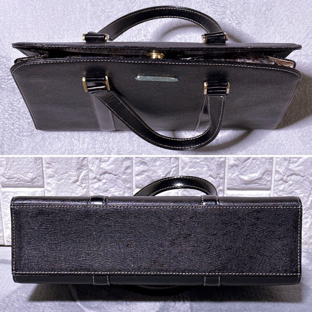 【未使用】バーバリー ブリーフケース ノバチェック ゴールド金具 3層 自立 黒