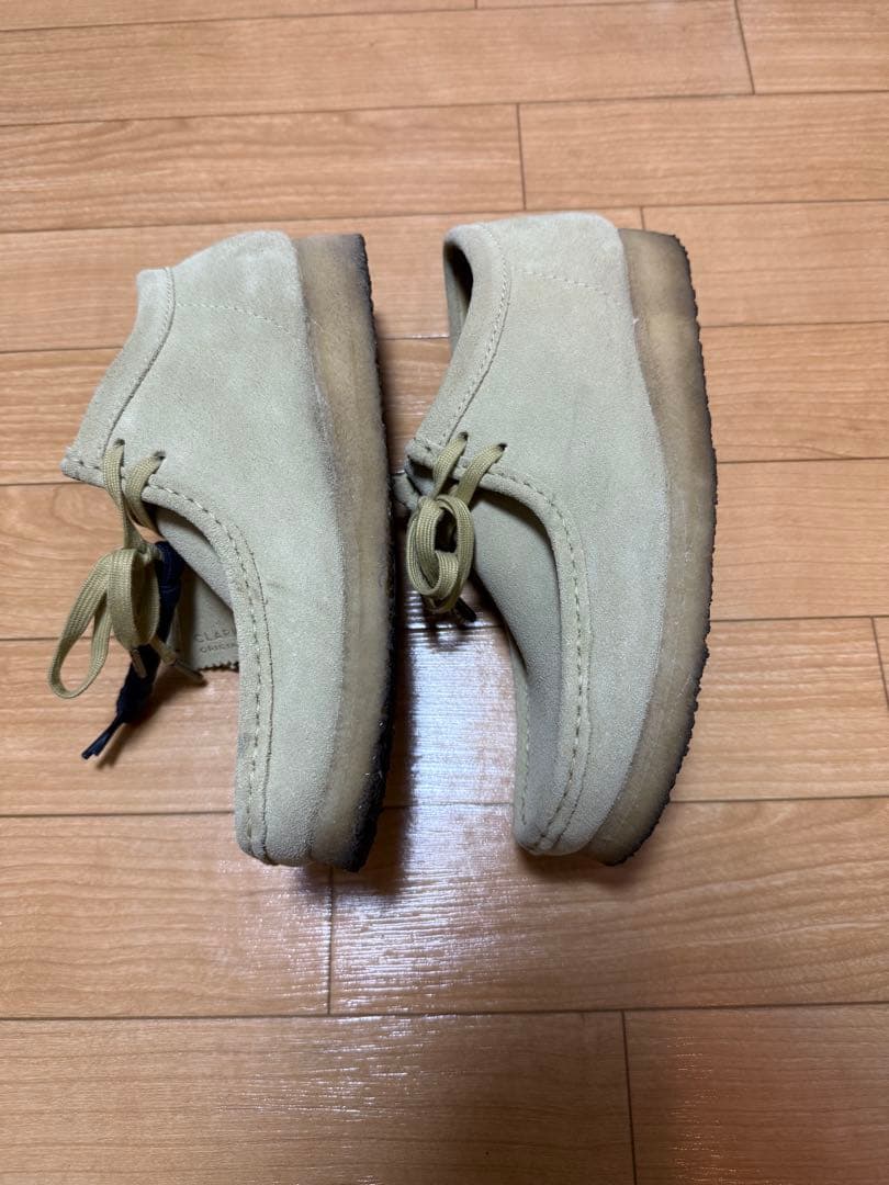 CLARKS ベージュ スエード モカシン