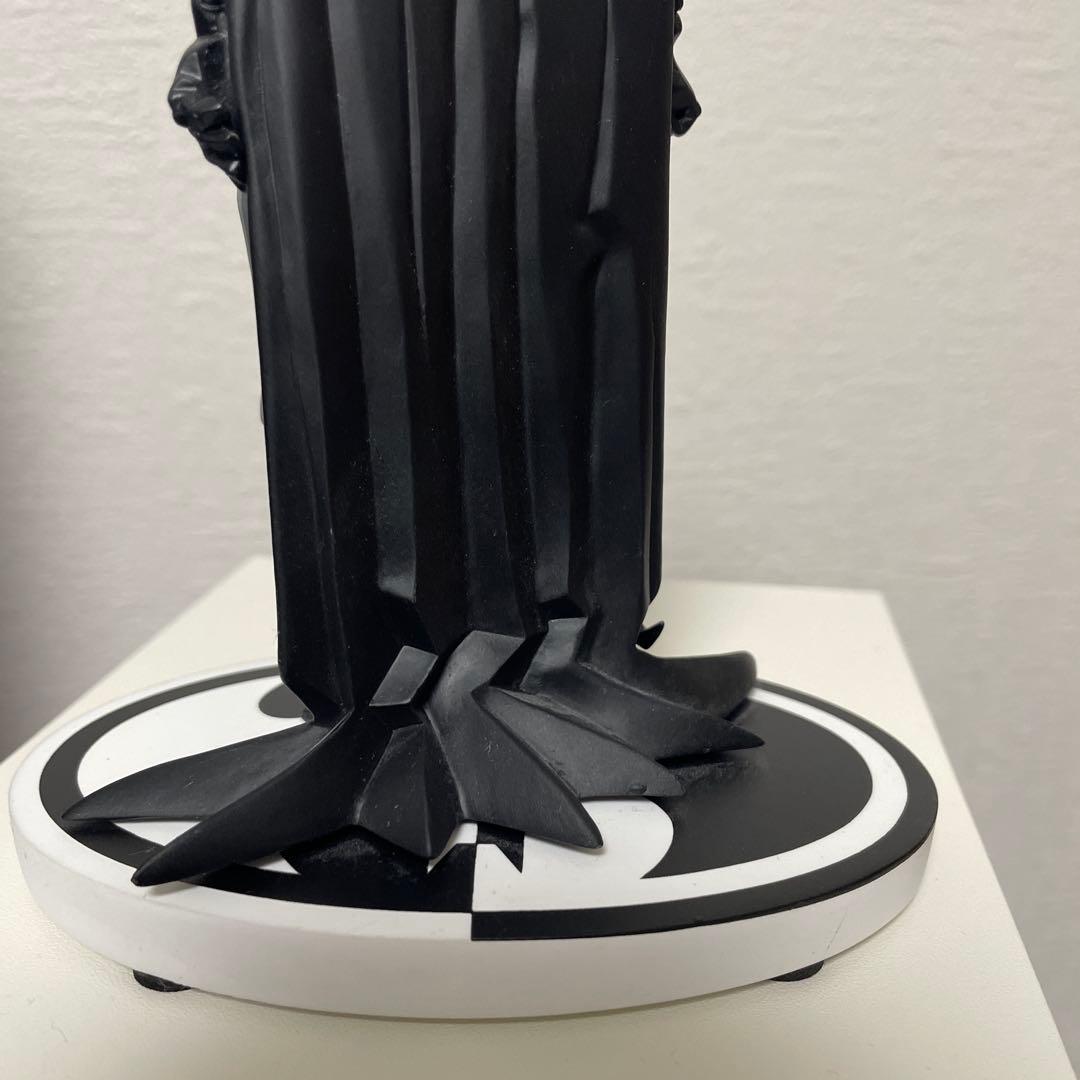 ＤＣバットマン ブラック＆ホワイト フィギュア マイク・ミニョーラ スタチュー