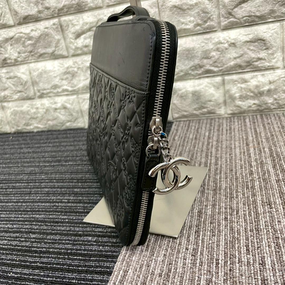 美品　CHANEL　シャネル　ラムスキン　iPadケース　アイコン　ブラック