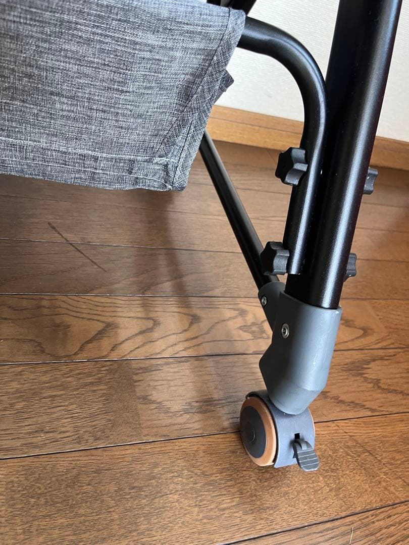 折りたたみ可能ベビーベッド