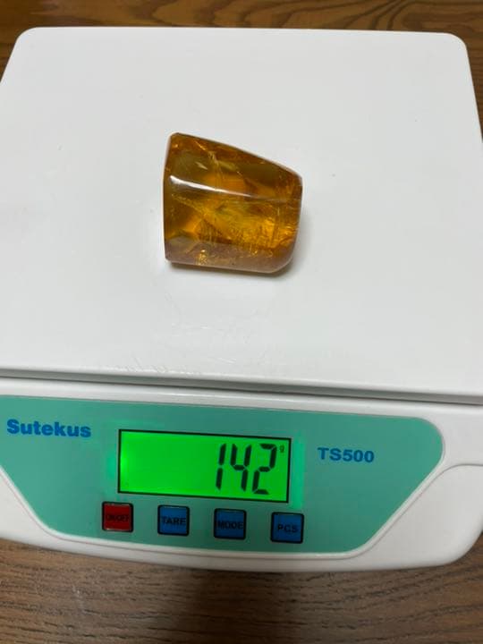 インペリアルトパーズ　710ct 未鑑定　色石