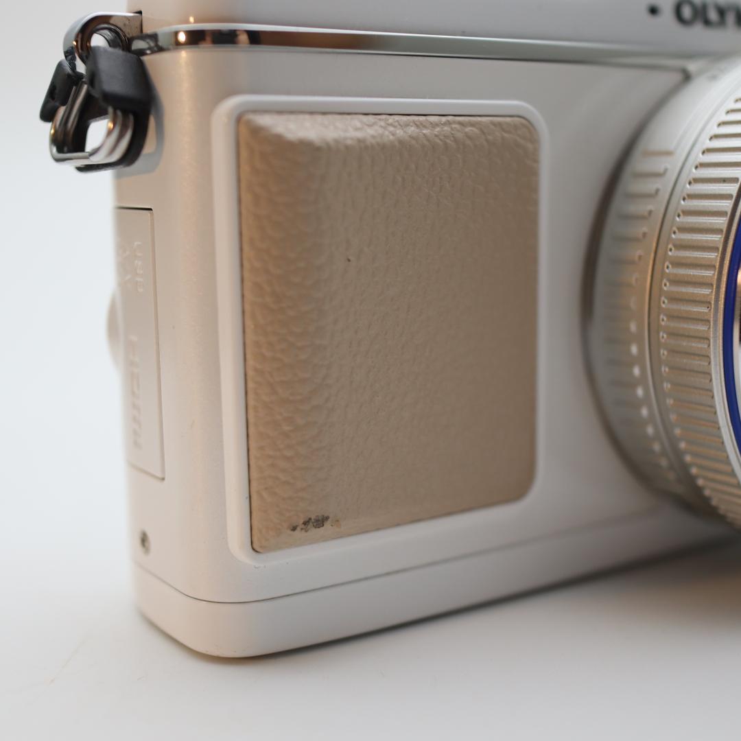 OLYMPUS PEN E-P1 TWO LENS KIT　２レンズキット　白