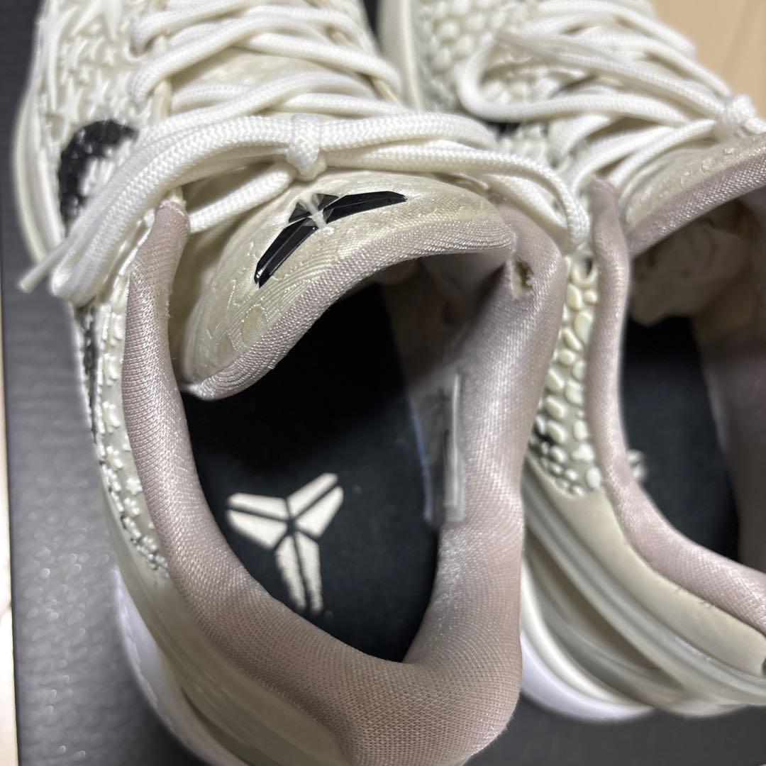 Nike Kobe シューズ ホワイト/ブラック