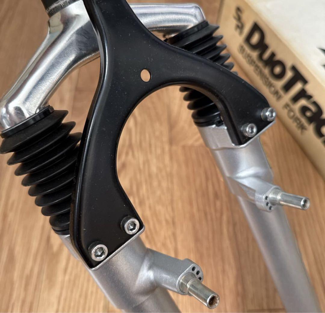 SR SUNTOUR フロントフォーク