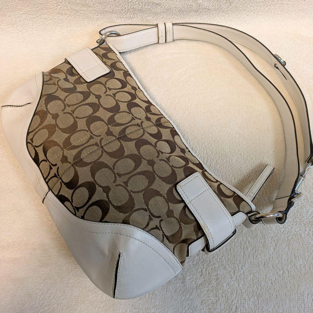 COACH Shoulder Bag Signature WHITE コーチ