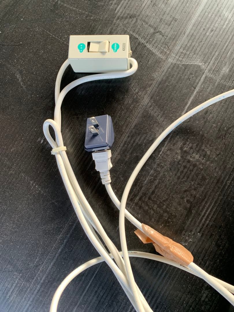 電動　Malibu　プロジェクター用　スクリーン　１５０インチ