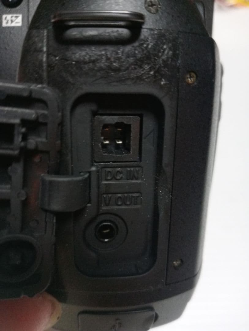 Nikon D70 デジタル一眼レフカメラレンズ付き