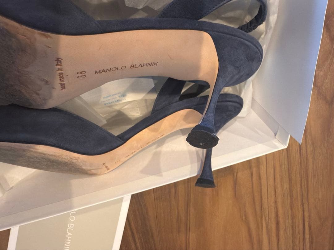 【美品】マノロブラニク Bordosli スエード ディープブルー