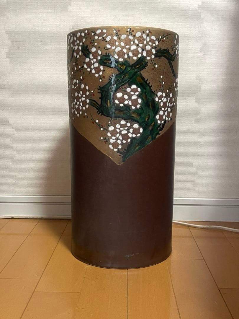 年代不明，骨董塗金茶色掛釉梅の花柄。壺。花瓶特大置物高さ42.5Cm。九谷。