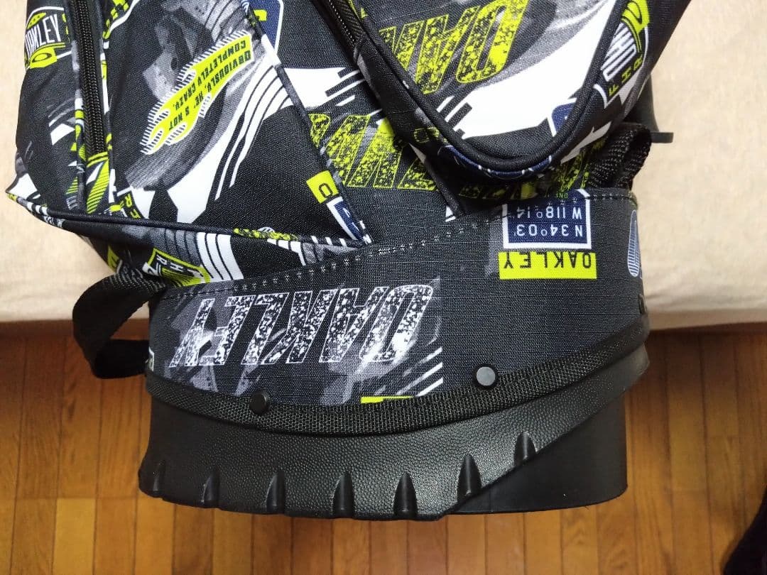 蛍光イエローがオシャレ・カッコいい☆オークリー・キャディ・バッグ！程度良好！