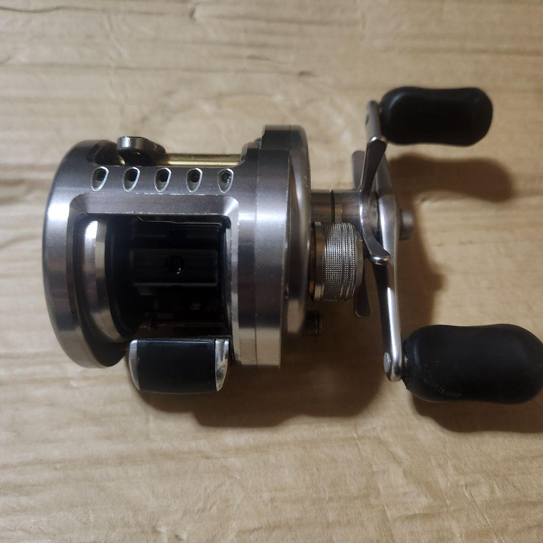 シマノ　09カルカッタコンクエスト200DC