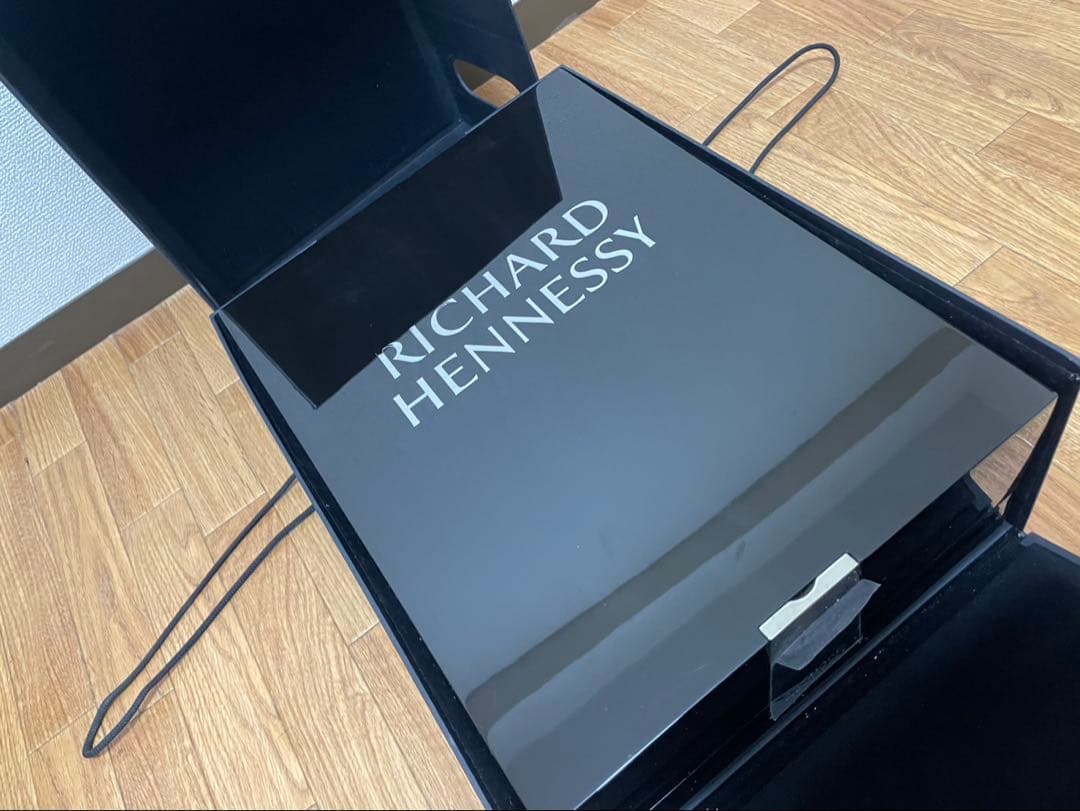 RICHARD HENNESSY ボトルケース